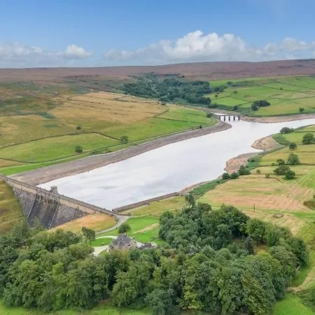 Roundhill Coach House *