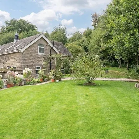 Roundhill Coach House