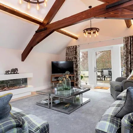 Holiday home Roundhill Coach House *