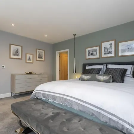 Roundhill Coach House *
